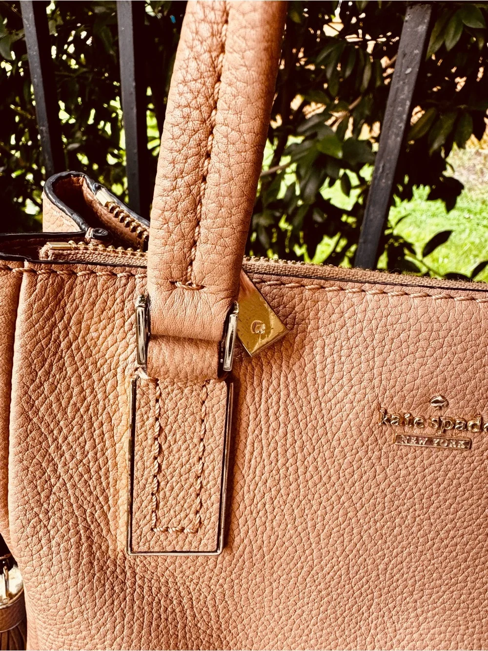 Kate Spade ♠️ Pebbled Tan Satchel👜 with Tassel, and gold details
